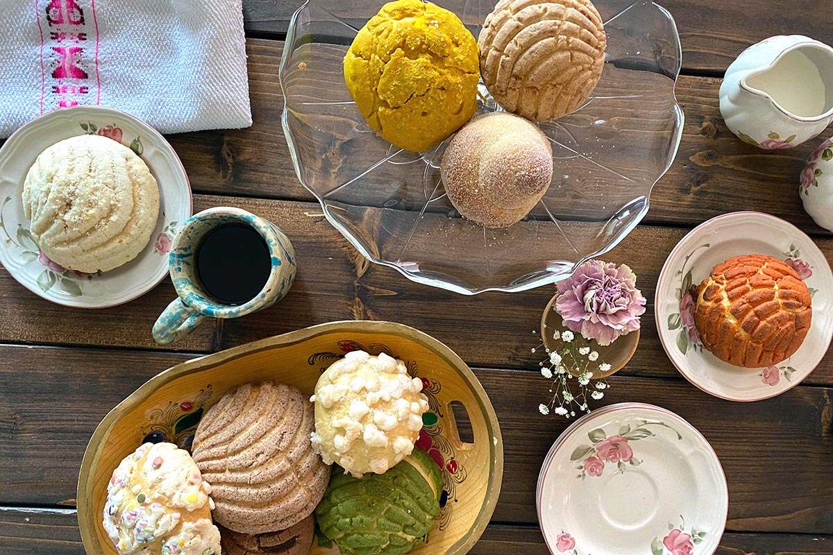 Colorful variety of conchas